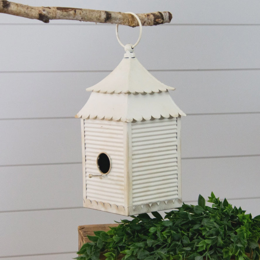 Scalloped Roof Metal Birdhouse