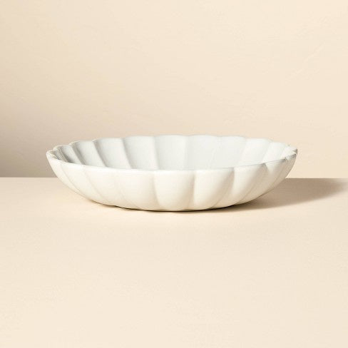 H&H Scalloped Stoneware Serving Bowl