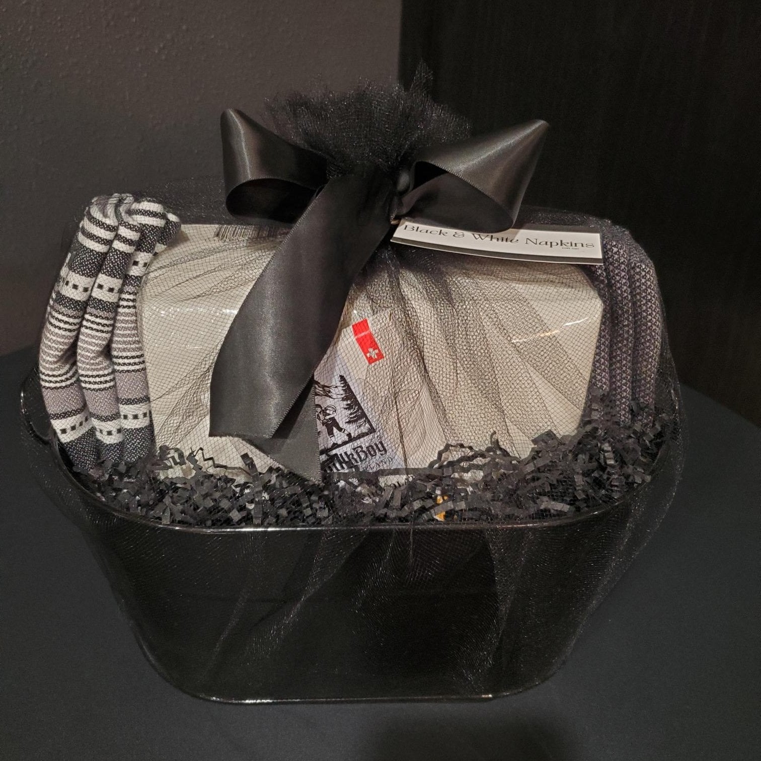 Black & White Napkins Gift Set