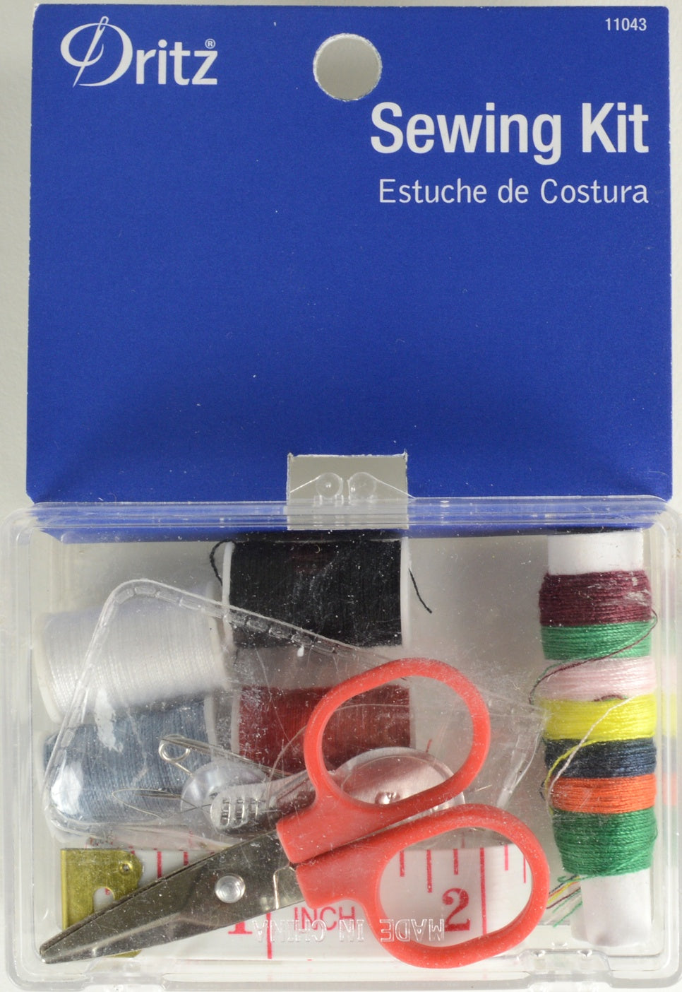 Sewing Kit small w/buttons & safety pins